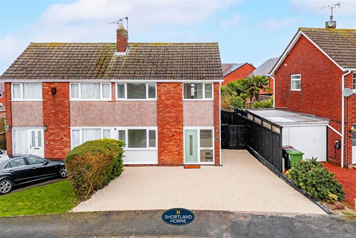 3 Bedroom Semi-Detached House For Sale In Severn Road, Bulkington, Bedworth, CV12