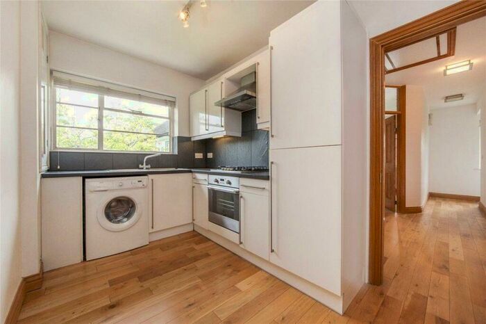 2 Bedroom Flat To Rent In Ossulton Way, East Finchley, N2