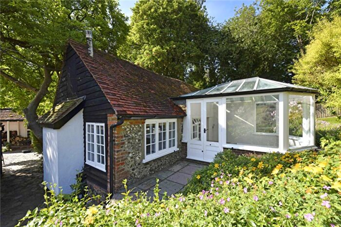 2 Bedroom Bungalow To Rent In Kings Lane, Cookham Dean, Maidenhead, Berkshire, SL6