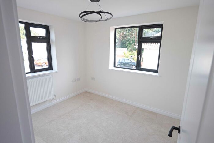 3 Bedroom Bungalow For Sale In Lytham Road, Broadstone, BH18 - Photo 10