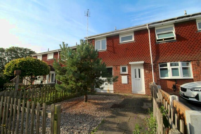3 Bedroom Semi-Detached House To Rent In Helford Court, Witham, CM8