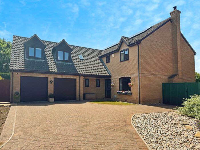 5 Bedroom Detached House For Sale In Sadlers Close, Hardwick, Cambridge, CB23