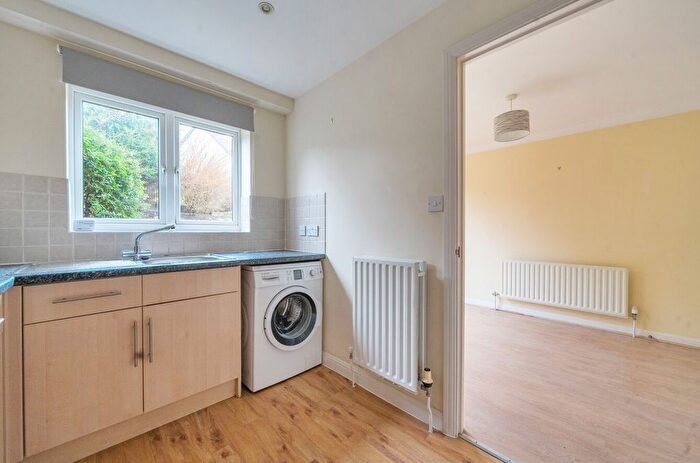 3 Bedroom End Of Terrace House For Sale In Godalming, Surrey, GU7