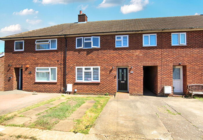 3 Bedroom Terraced House For Sale In Spring Grove, Sandy, SG19