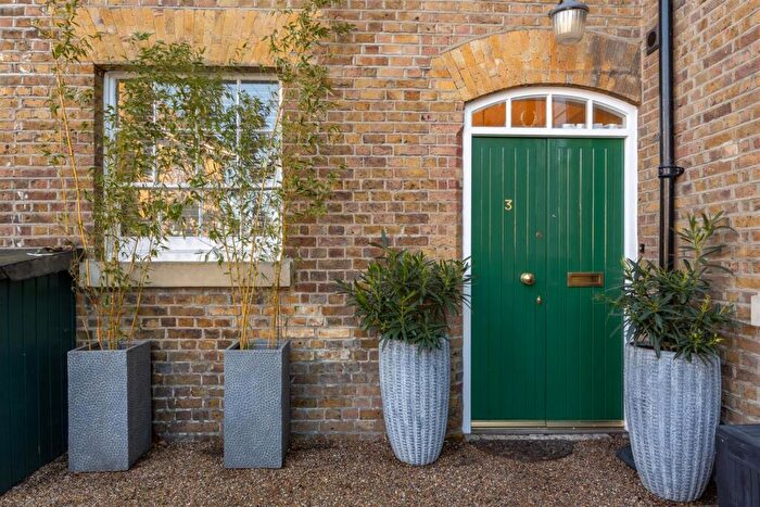 2 Bedroom Apartment For Sale In The Garrison, Horseshoe Crescent, Shoeburyness, Southend-On-Sea, SS3