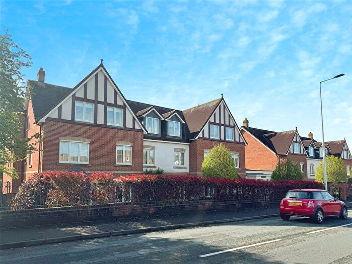 2 Bedroom Flat For Sale In Salterton Road, Exmouth, Devon, EX8