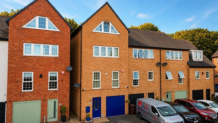 5 Bedroom End Of Terrace House For Sale In Madison Walk, Ackworth, Pontefract, WF7