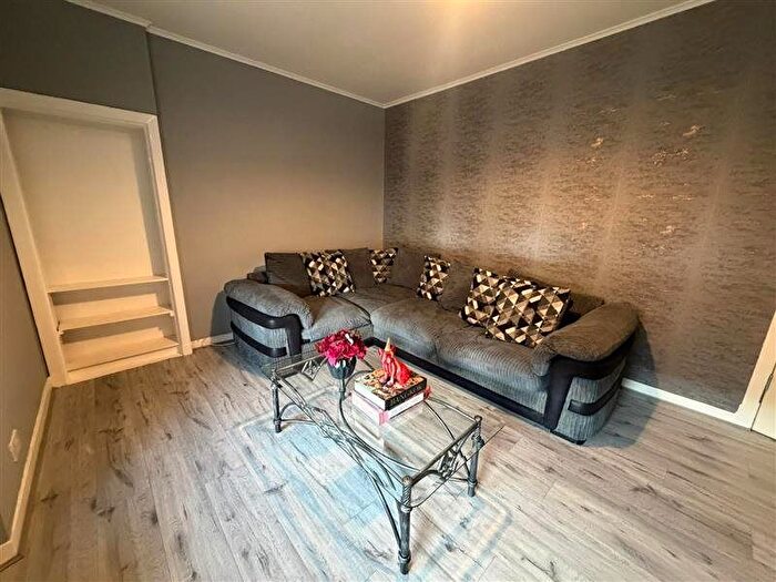 2 Bedroom Flat To Rent In Sandeman Street, Dundee, DD3