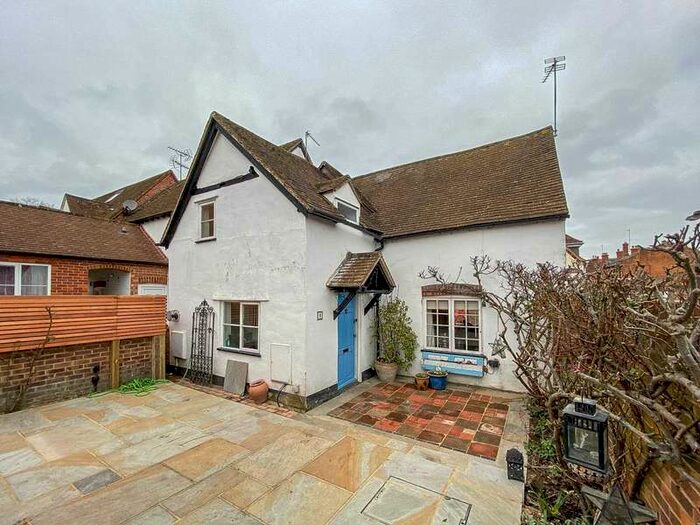 2 Bedroom Cottage To Rent In Johnstone Place, Wallingford, OX10