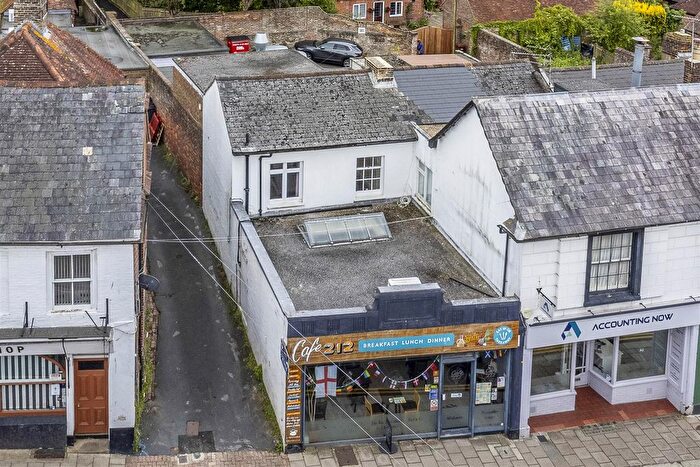 2 Bedroom Property To Rent In High Street, Uckfield, TN22