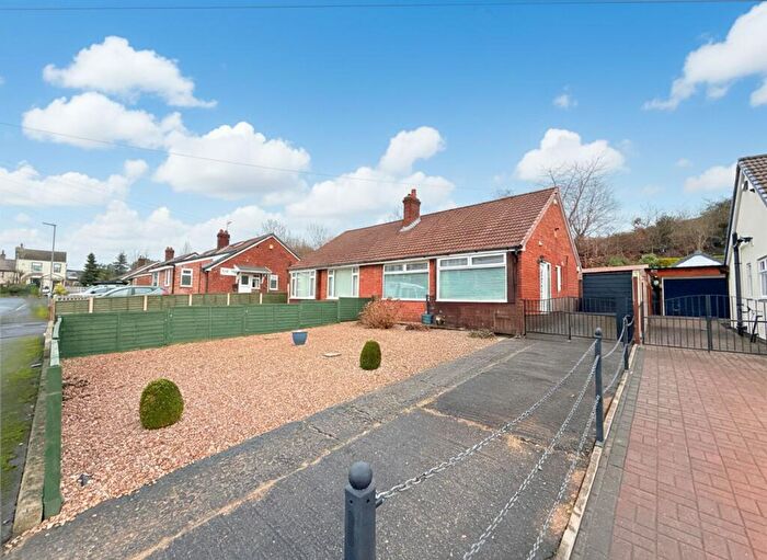 2 Bedroom House For Sale In Sutton Drive, Huddersfield, HD5