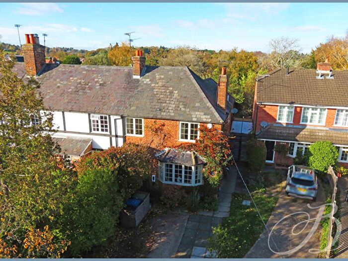 4 Bedroom End Of Terrace House For Sale In High Road, Cookham, SL6