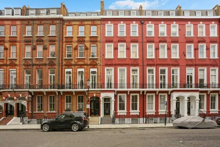 1 Bedroom Flat To Rent In Nevern Square, London, SW5