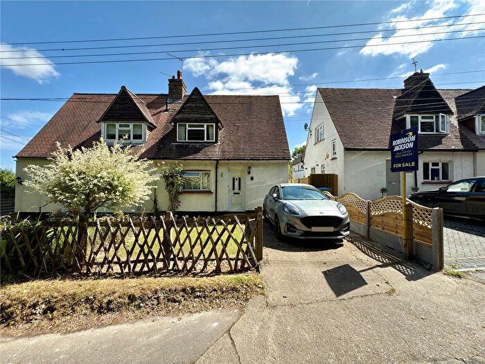 2 Bedroom Detached House For Sale In Bower Lane, Eynsford, Kent, DA4