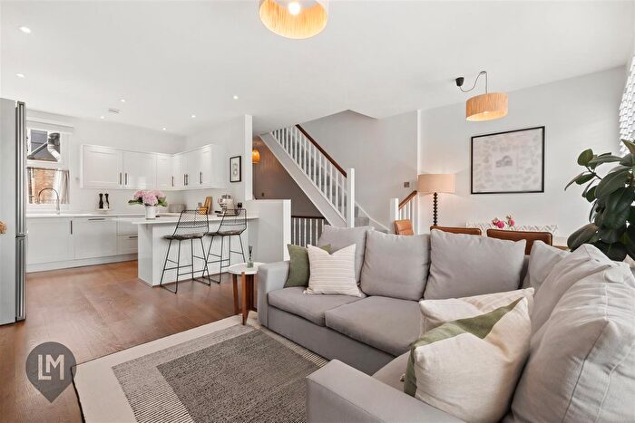 2 Bedroom Maisonette For Sale In Brookwood Road, London, SW18