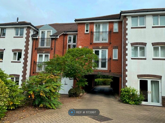 2 Bedroom Flat To Rent In Midsummer Apartments, Sutton SM2