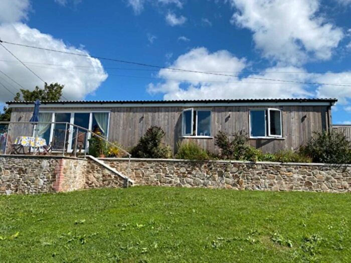 3 Bedroom Bungalow To Rent In Rosevear, Polhilsa, PL17