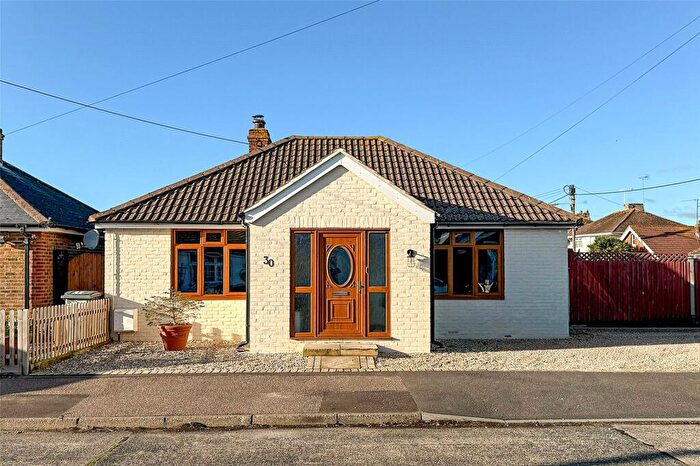 2 Bedroom Bungalow For Sale In Lansdowne Road, Littlehampton, West Sussex, BN17
