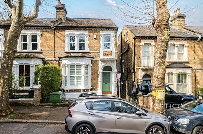 2 Bedroom Apartment For Sale In Becondale Road, London, SE19
