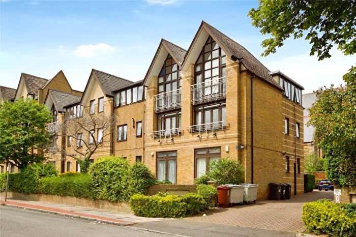 1 Bedroom Flat For Sale In Hamilton Square, Sandringham Gardens, London, N12