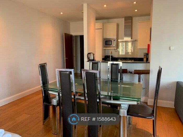 2 Bedroom Flat To Rent In Bondway, London, SW8