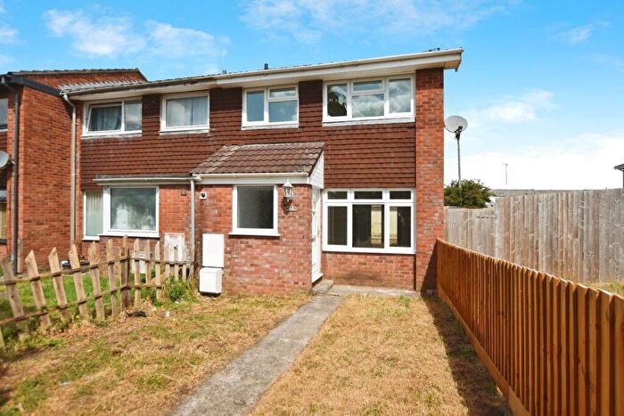 3 Bedroom End Of Terrace House To Rent In King Edward Close, Bristol, BS14
