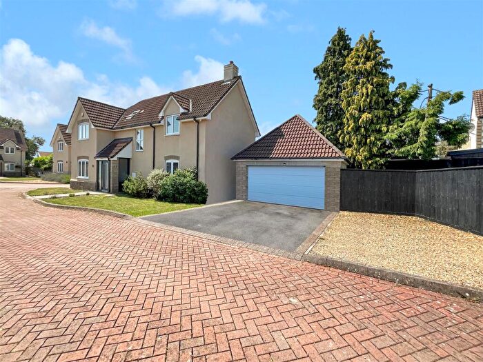4 Bedroom Detached House For Sale In Castle Road, Oldland Common, Bristol, BS30