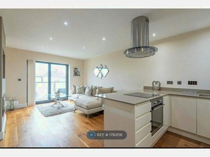 2 Bedroom Flat To Rent In Norcliff Court, Welling, DA16