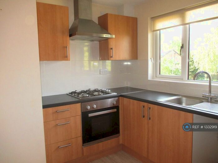 1 Bedroom Flat To Rent In Whitehill, Bordon, GU35