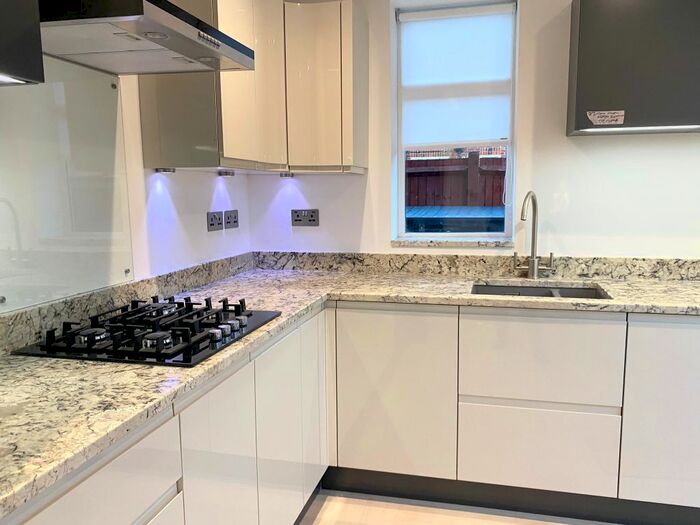 2 Bedroom Maisonette To Rent In Chamberlain Way, Pinner, HA5