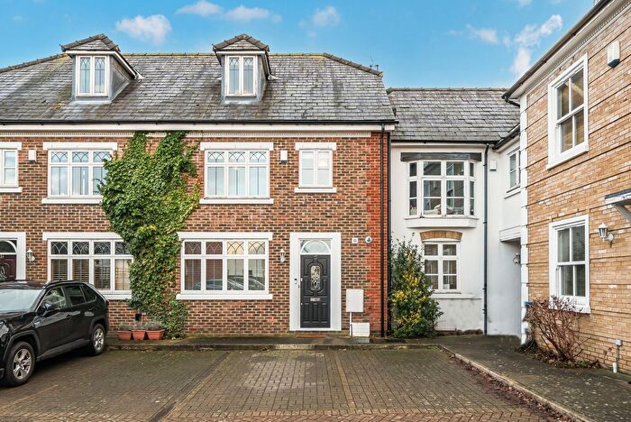4 Bedroom Terraced House For Sale In Dagmar Road, Kingston Upon Thames, KT2
