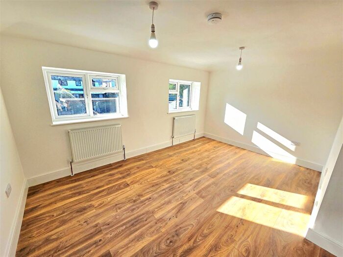 1 Bedroom Flat To Rent In Betham Road, Greenford, UB6