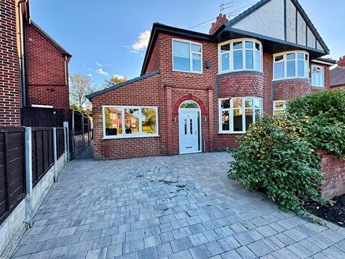 5 Bedroom Semi-Detached House For Sale In Audenshaw Hall Grove, Audenshaw, Manchester, M34