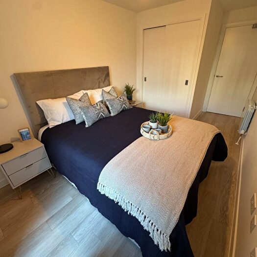 2 Bedroom Apartment To Rent In Minerva Square, Glasgow, G3