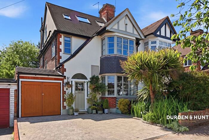 4 Bedroom Semi-Detached House For Sale In Millsmead Way, Loughton, IG10