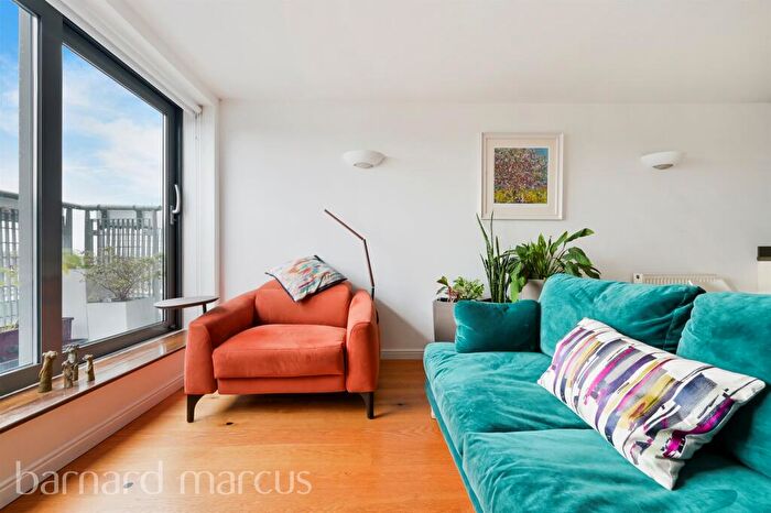 1 Bedroom Apartment For Sale In Sumner Road, London, SE15