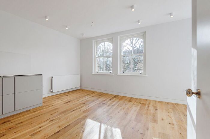 2 Bedroom Flat To Rent In Parkhill Road, Belsize Park, London, NW3