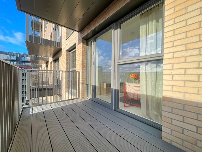 1 Bedroom Flat To Rent In Shearwater Drive, Hendon, London, NW9