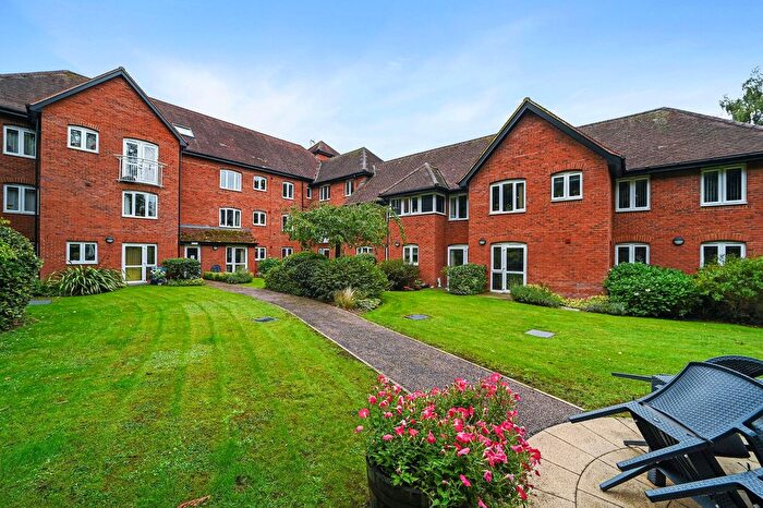 2 Bedroom Flat For Sale In Flat, Holme Oaks Court, Cliff Lane, Ipswich Suffolk, IP3