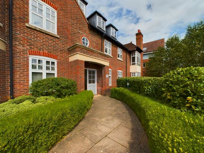 2 Bedroom Flat To Rent In Saxon Place, Pangbourne, RG8