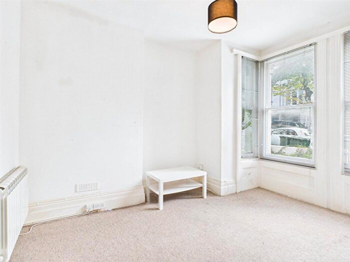 1 Bedroom Apartment To Rent In Preston Drove, Brighton, BN1