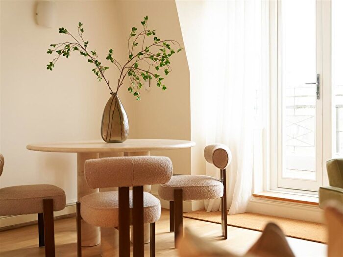 3 Bedroom Flat To Rent In Randolph Avenue, Little Venice, W9