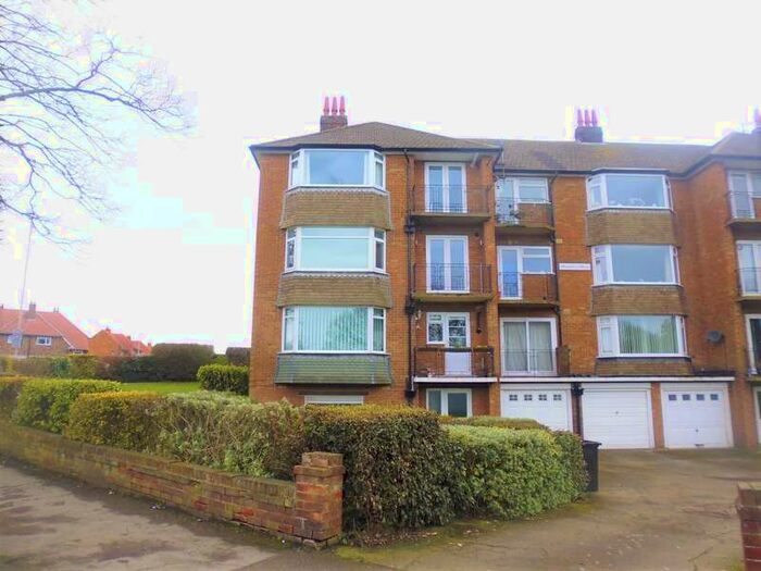 2 Bedroom Flat To Rent In North Leas Avenue, Scarborough, YO12
