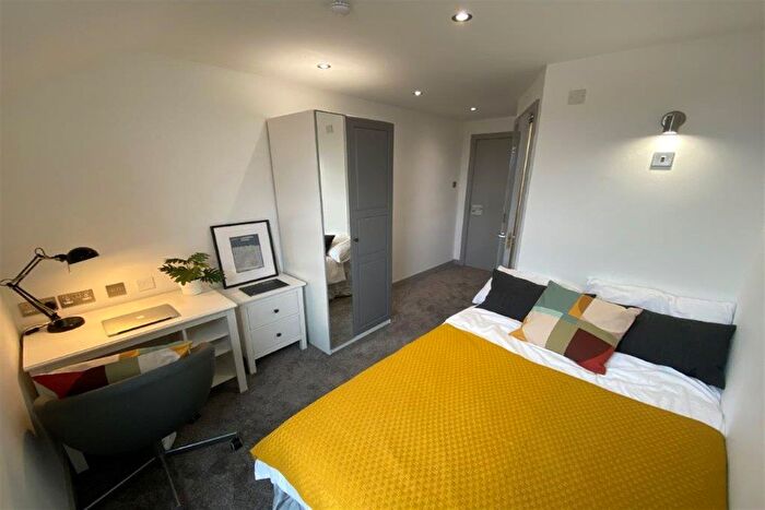 5 Bedroom Flat To Rent In Mooregate House, Middle Street, NG9