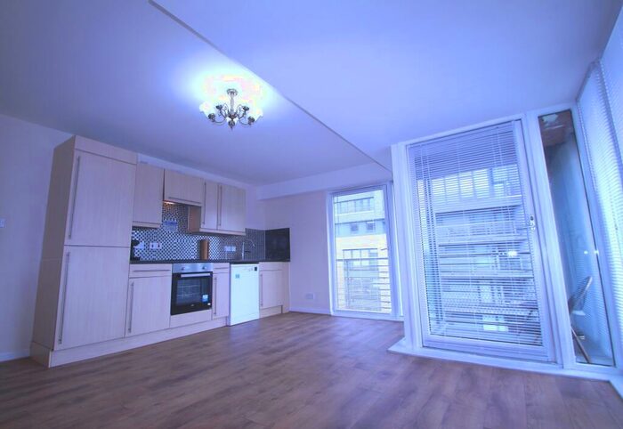 4 Bedroom Apartment To Rent In Wallace Street, Glasgow, G5