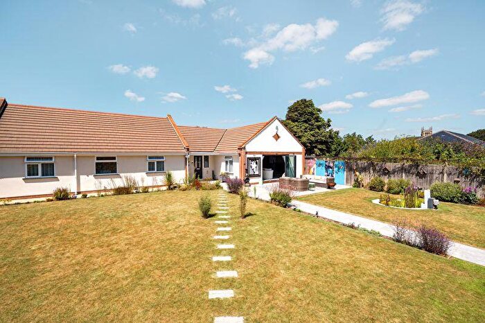4 Bedroom Detached Bungalow For Sale In Anglesey Road, Alverstoke, PO12