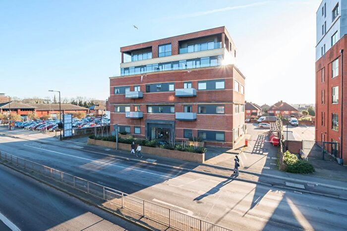 2 Bedroom Apartment To Rent In Bath Road, Slough, SL1