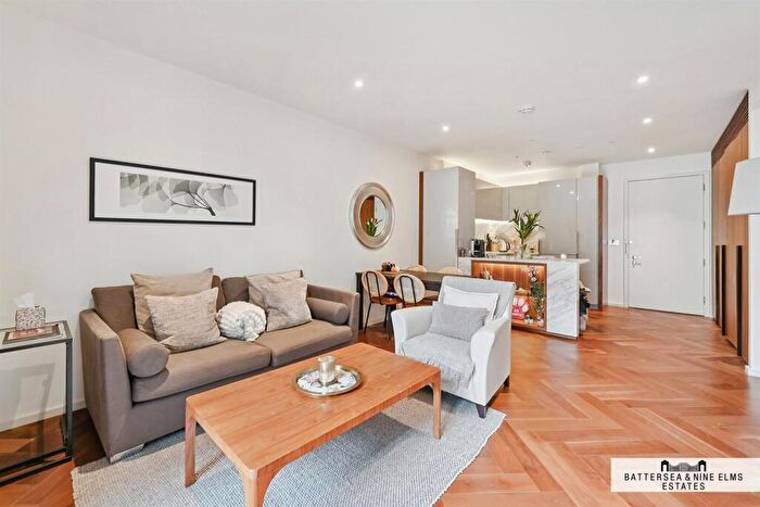 2 Bedroom Apartment For Sale In Ambassador Building, Embassy Gardens, SW11
