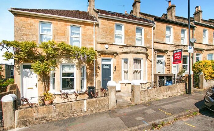 4 Bedroom Terraced House For Sale In Lyme Gardens, Newbridge, Bath, BA1