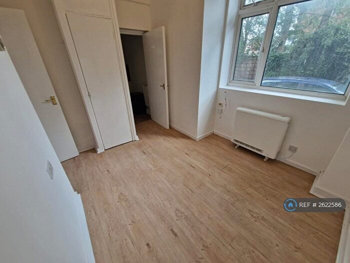 1 Bedroom Flat To Rent In Godfrey Road, Salford, M6